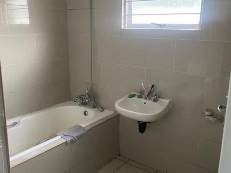 Dawn - Two Bedroom flat R4 300 p/m - Photo 5
