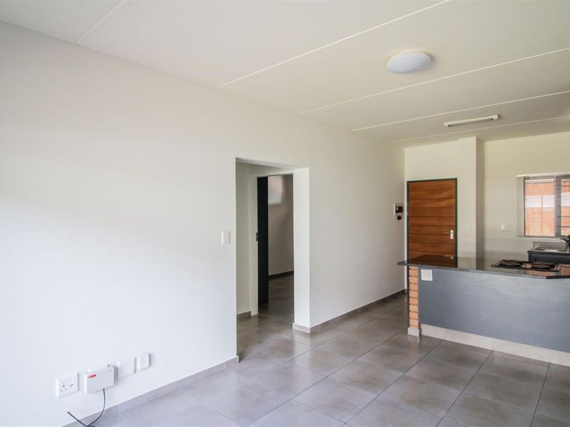 Apartment For Sale in Vorna Valley, Midrand - Photo 7