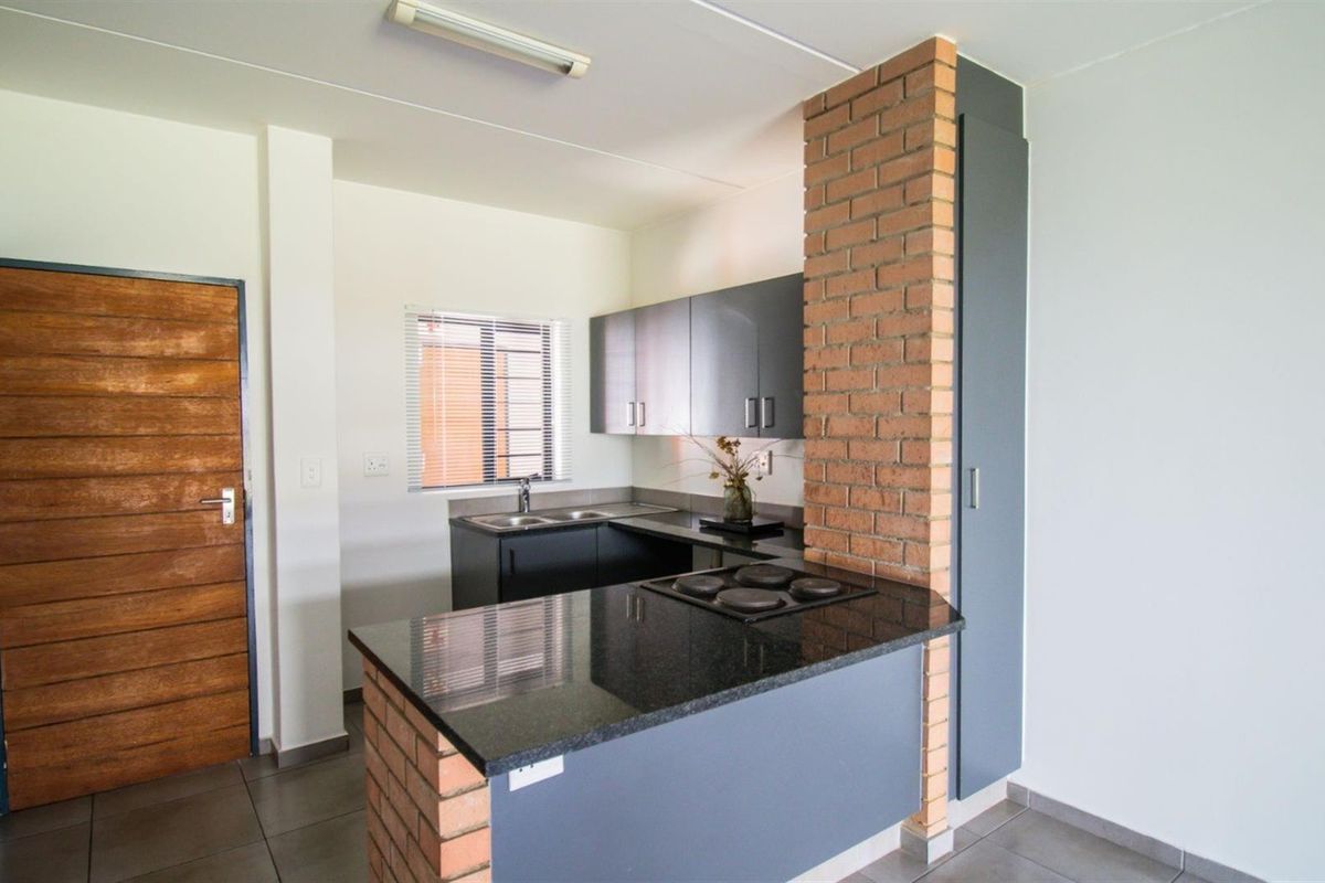 Apartment For Sale in Vorna Valley, Midrand - Photo 4