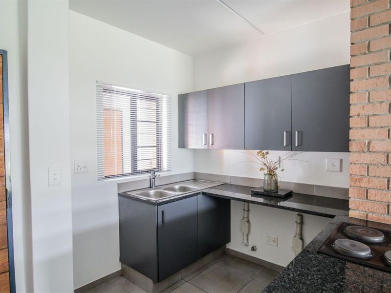 Apartment For Sale in Vorna Valley, Midrand - Photo 3