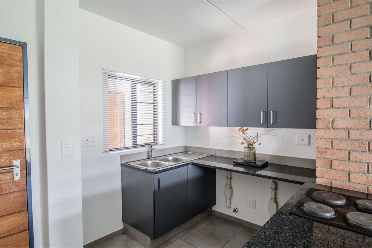 Apartment For Sale in Vorna Valley, Midrand - Photo 3