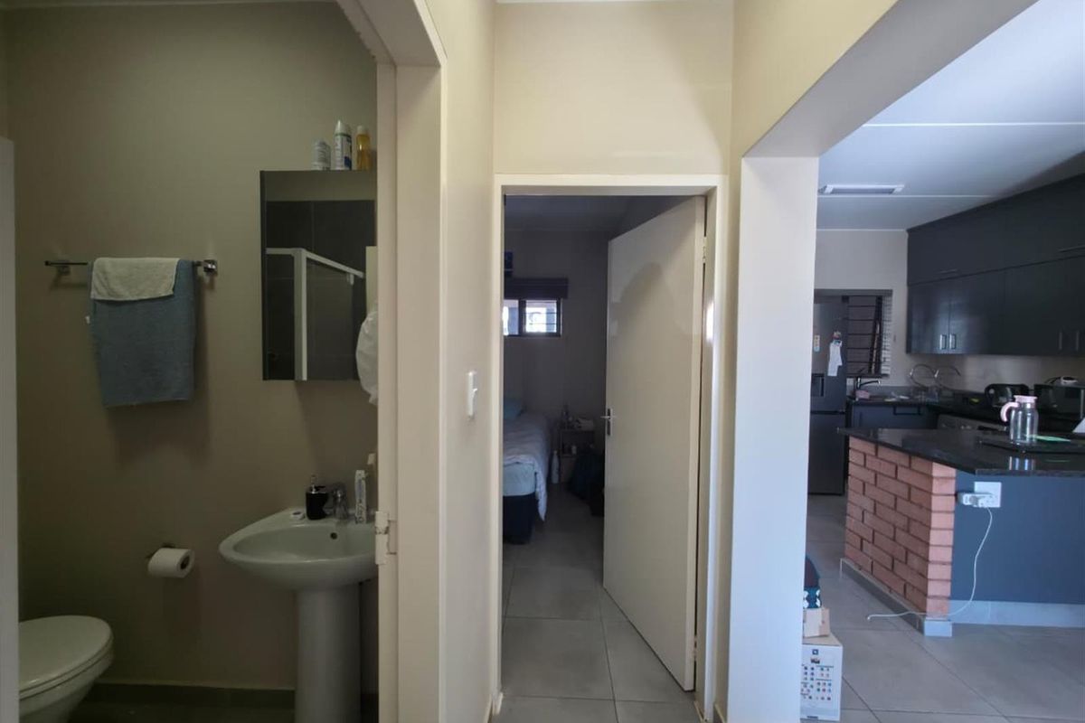 Apartment For Sale in Vorna Valley Midrand - Photo 5