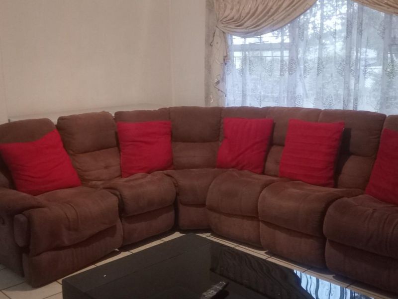 House For Sale in Ncandu park Newcastle KwaZulu Natal - Photo 6