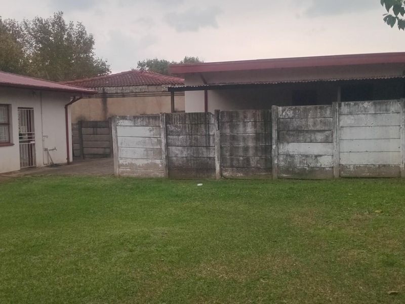 House For Sale in Ncandu park Newcastle KwaZulu Natal - Photo 2