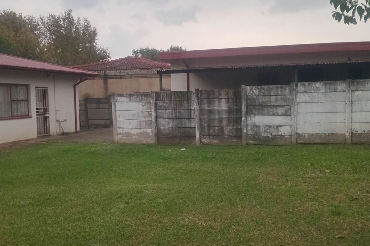 House For Sale in Ncandu park Newcastle KwaZulu Natal - Photo 2