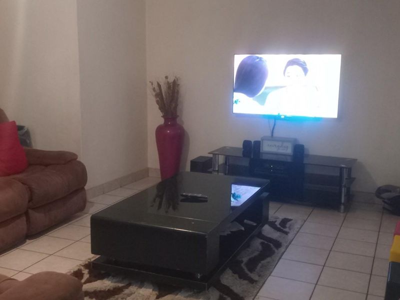 House For Sale in Ncandu park Newcastle KwaZulu Natal - Photo 7
