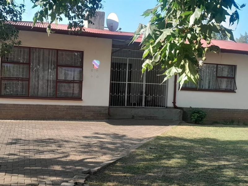 House For Sale in Ncandu park Newcastle KwaZulu Natal - Photo 1