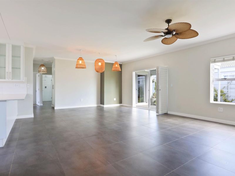 Modern Comfort and Seamless Living in Sunningdale - Photo 3