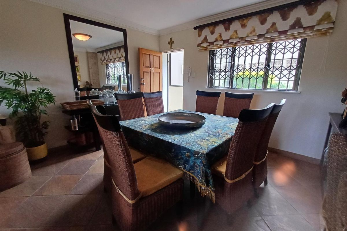Beautiful 2 Bedroom Seaside Apartment on Umhlanga Promenade For Sale - Photo 5