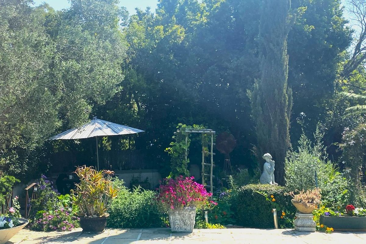 A sanctuary in the highly sought-after Helderberg slopes-Somerset West.Exceptional in/outdoor living - Photo 4