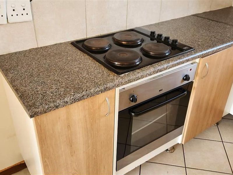 Apartment To Rent in Noordwyk, Midrand - Photo 2