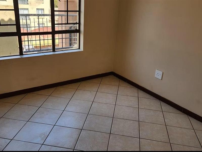 Apartment To Rent in Noordwyk, Midrand - Photo 8
