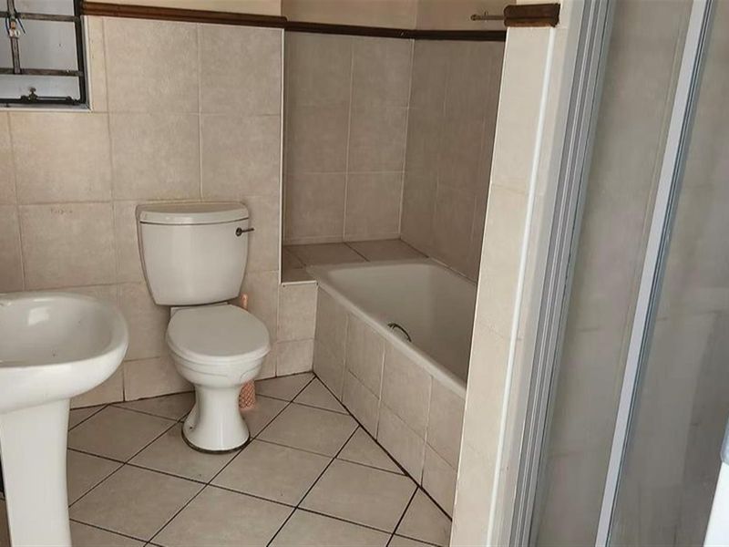 Apartment To Rent in Noordwyk, Midrand - Photo 6