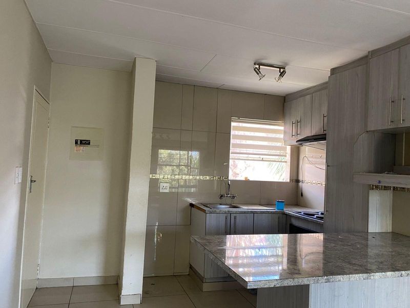 Apartment To Rent in Vorna Valley, Midrand - Photo 7