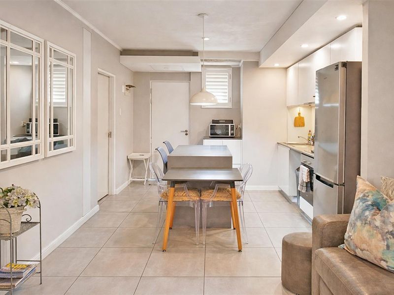 Available Immediately! Stunning Furnished Apartment to Let! - Photo 6