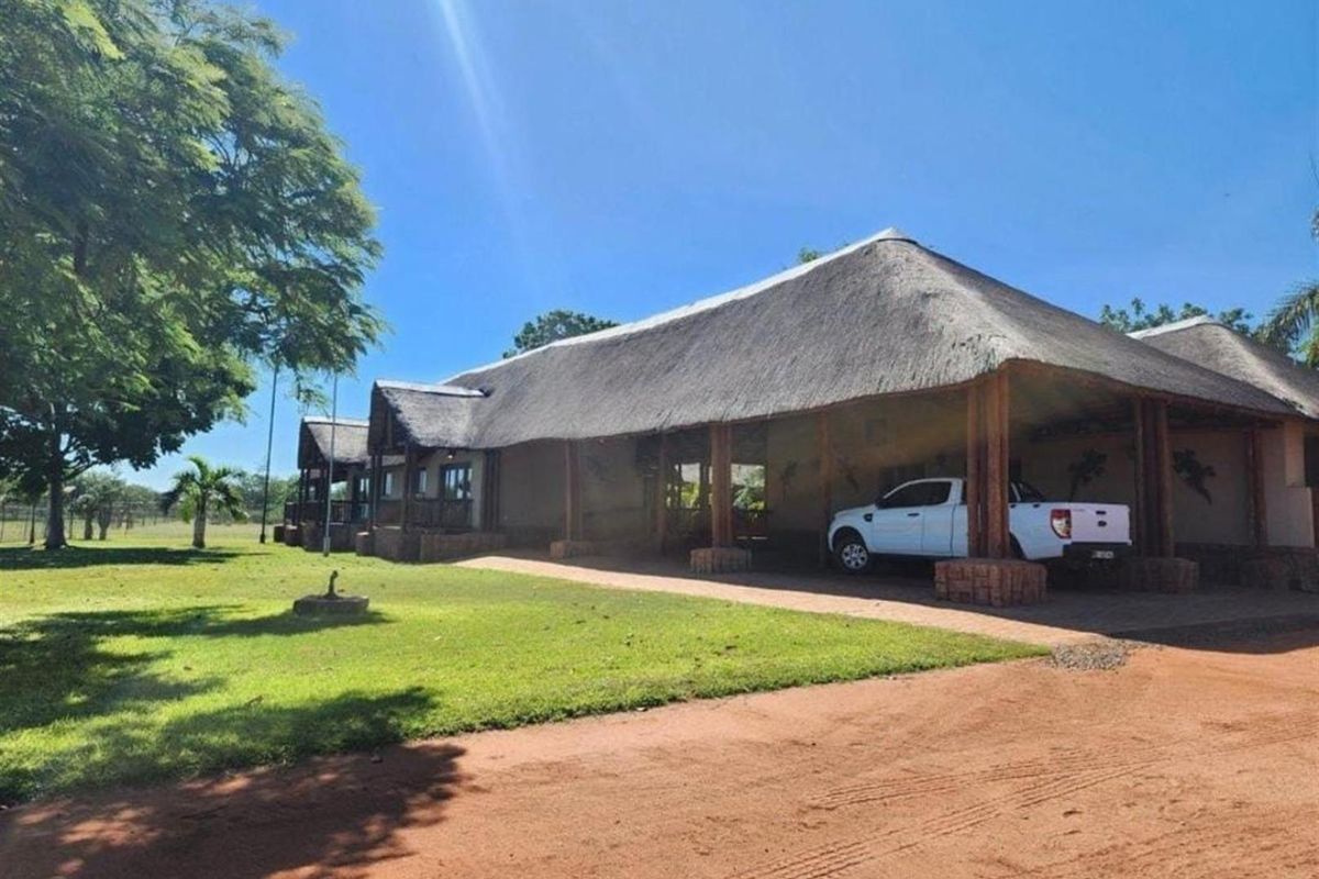 EXQUISITE 2,070 HA GAME FARM FOR SALE NEAR MUSINA, LIMPOPO - Photo 2