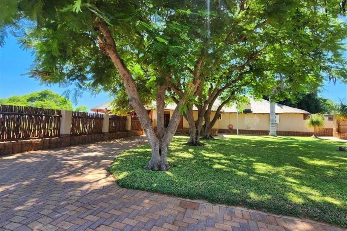 EXQUISITE 2,070 HA GAME FARM FOR SALE NEAR MUSINA, LIMPOPO - Photo 3