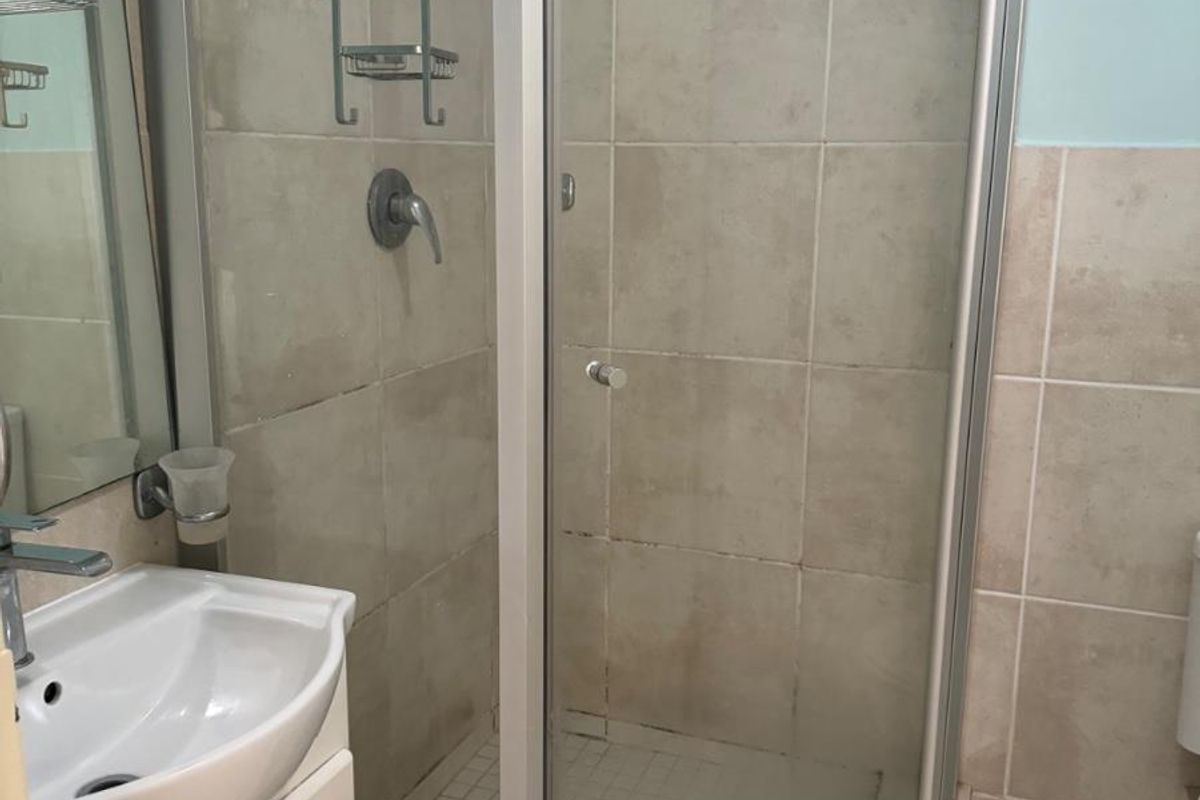 One-Bedroom Investment Apartment in a Prime Salt River Location - Photo 5