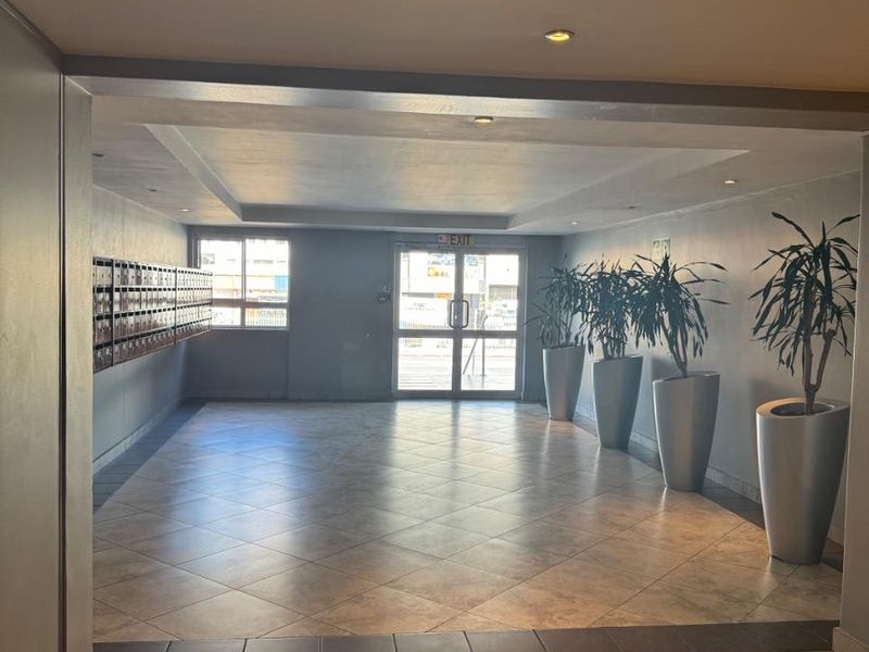 One-Bedroom Investment Apartment in a Prime Salt River Location - Photo 8