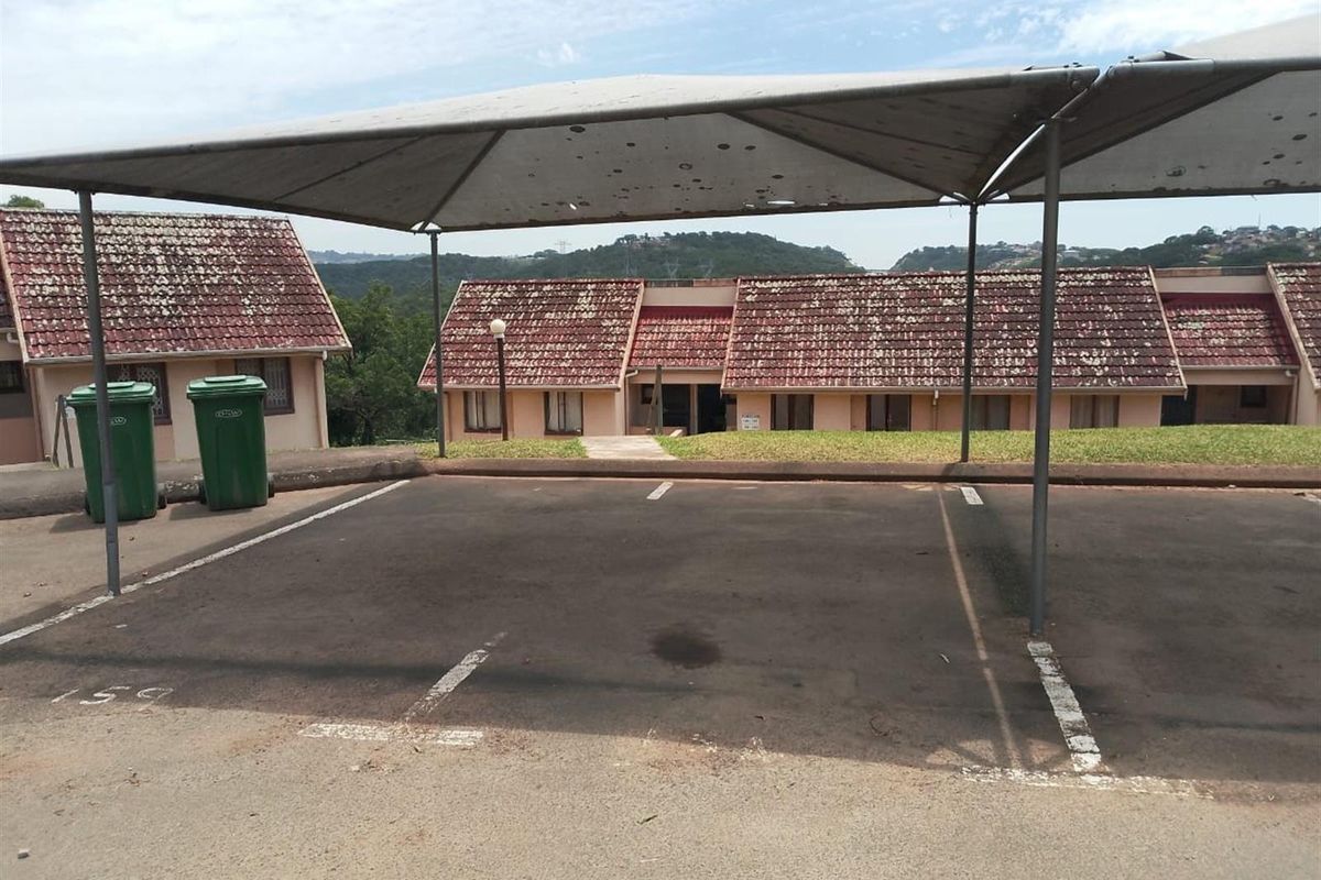 3 Bedroom Apartment For Sale in Bellair, Durban, KwaZulu Natal - Photo 3