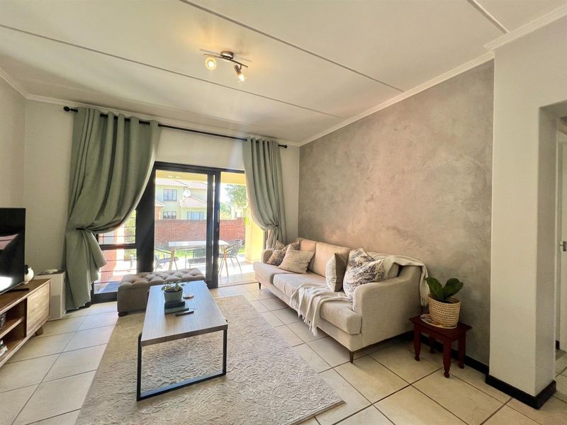 Stylishly Renovated 2-Bedroom Garden Apartment in Ascari - Photo 5