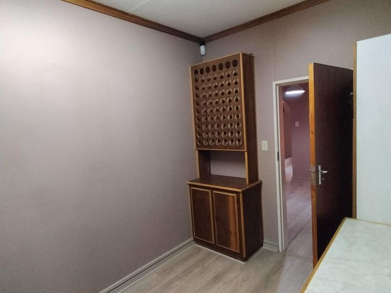 Exclusive Modern Family home with a lot to offer for the selective Buyer - Photo 8