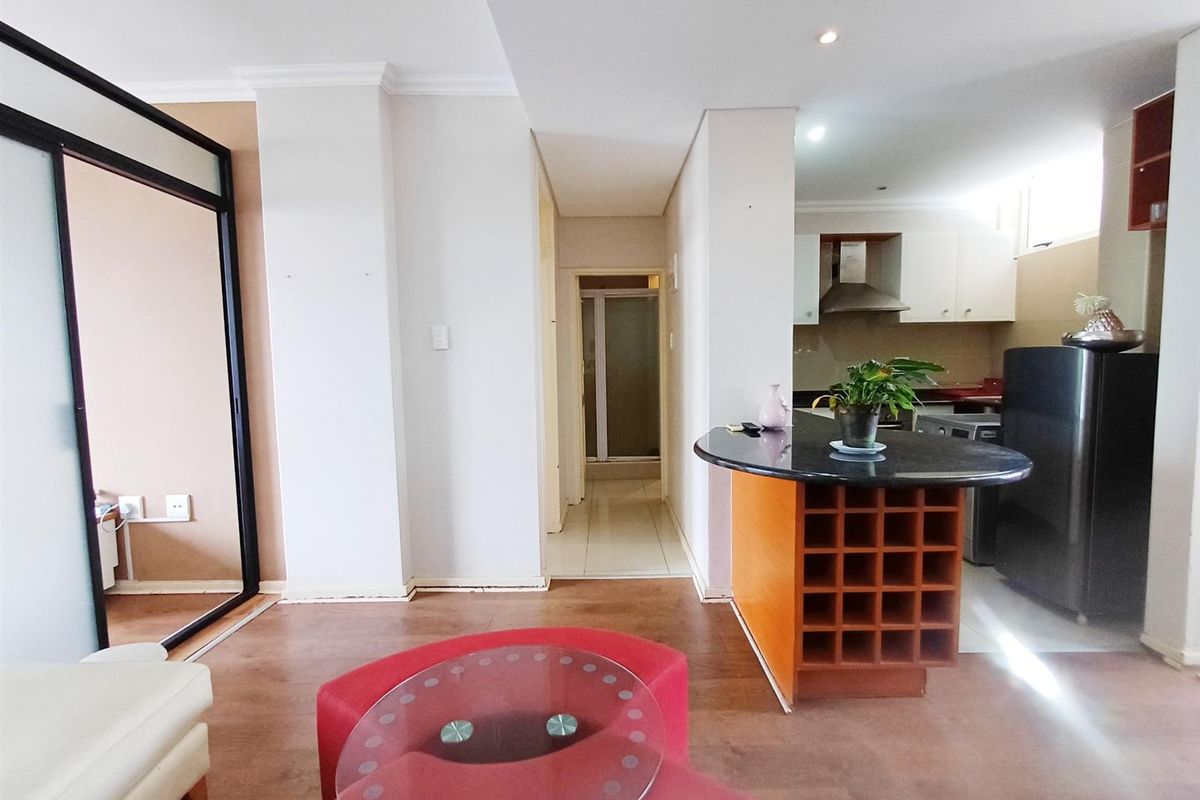 Fully Furnished Apartment with Stunning Ocean View To Rent in Umhlanga Rocks - Photo 5