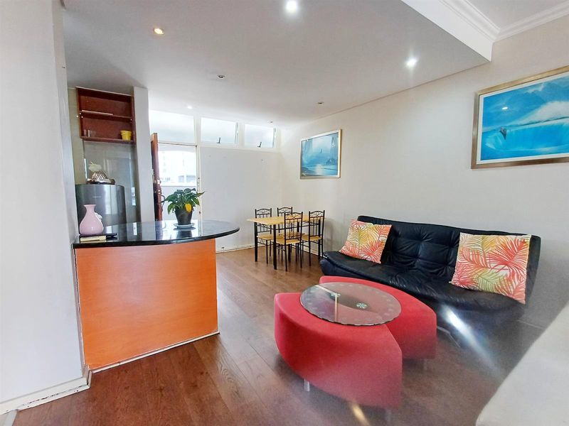 Fully Furnished Apartment with Stunning Ocean View To Rent in Umhlanga Rocks - Photo 3