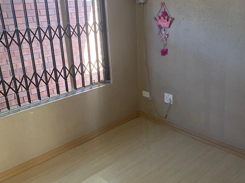 3 bedroom House for sale in Heuwelsig Estate - Photo 9