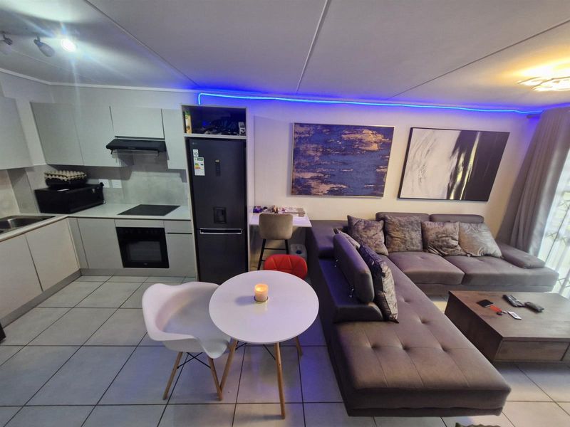 Modern 2 Bedroom Apartment for Sale in Greenkloof Eco Estate,Mooikloof Glen, Pretoria East - Photo 6