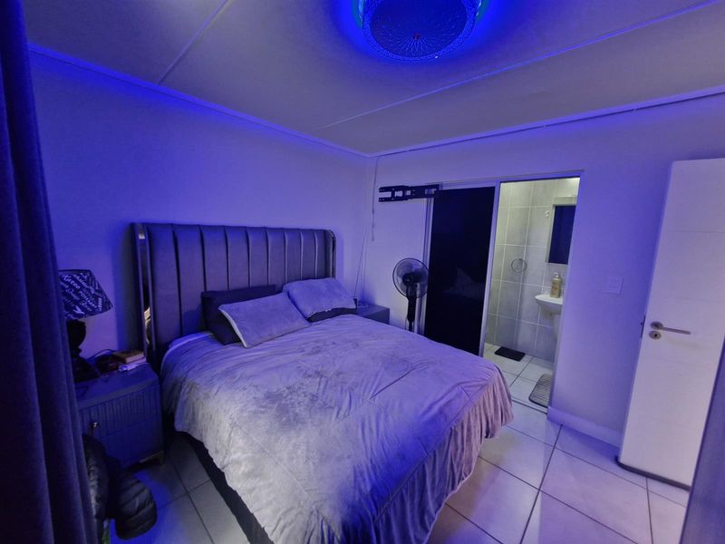 Modern 2 Bedroom Apartment for Sale in Greenkloof Eco Estate,Mooikloof Glen, Pretoria East - Photo 7