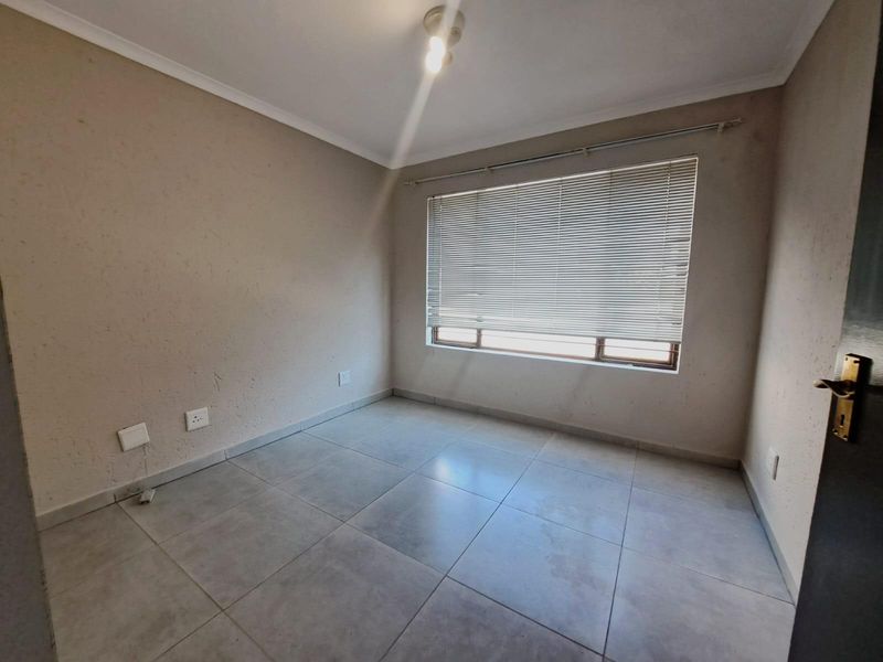 Duplex To Rent in Sunninghill, Sandton - Photo 10