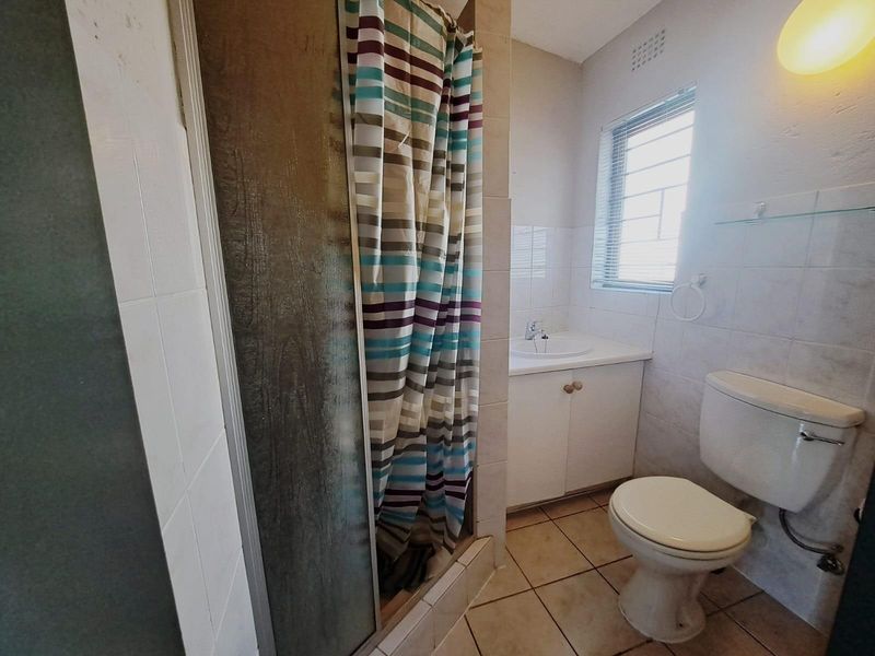 Duplex To Rent in Sunninghill, Sandton - Photo 8