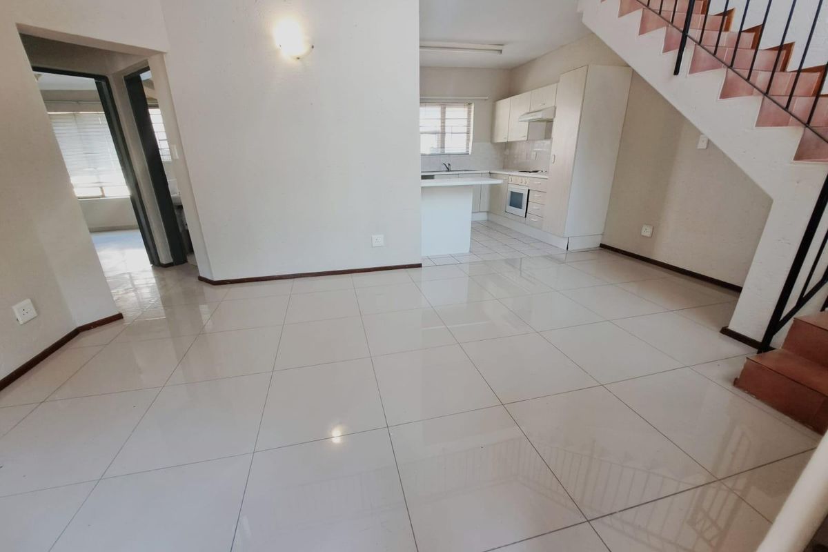 Duplex To Rent in lone hill  Sandton - Photo 3