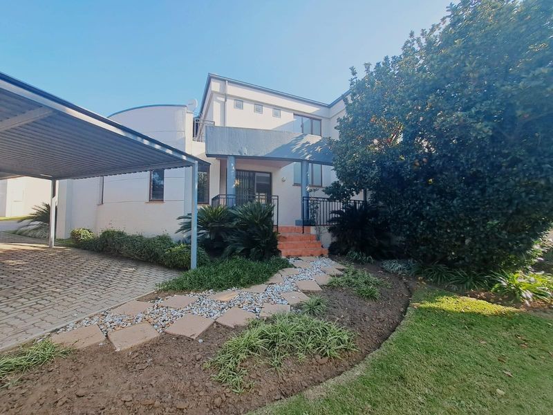 Duplex To Rent in Sunninghill, Sandton - Photo 2