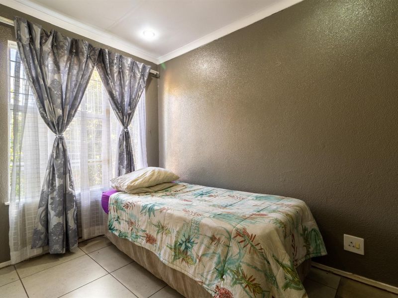 Charming 2Bedroom Apartment for Sale in Morningside Hills, Sandton - Photo 8