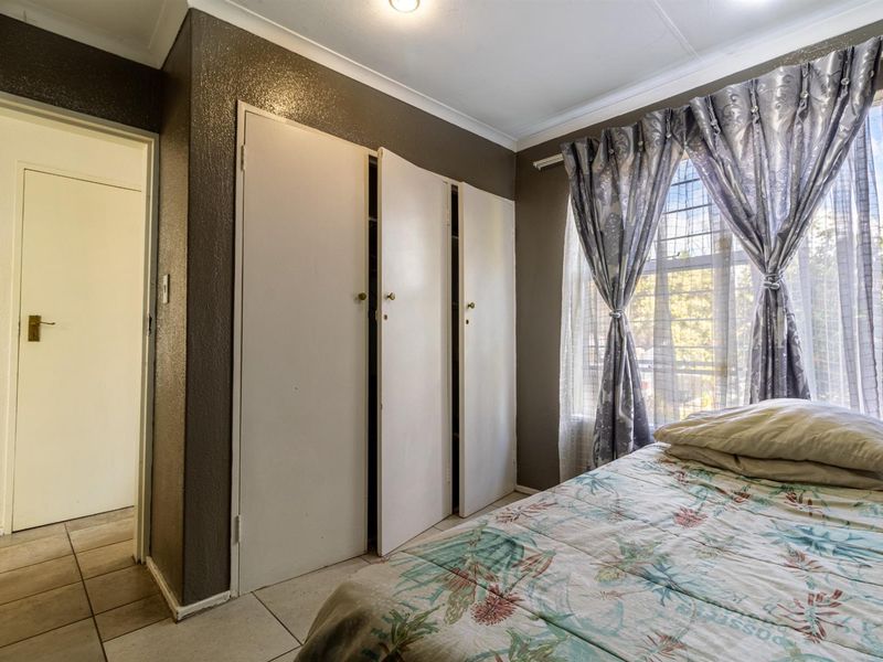 Charming 2Bedroom Apartment for Sale in Morningside Hills, Sandton - Photo 7