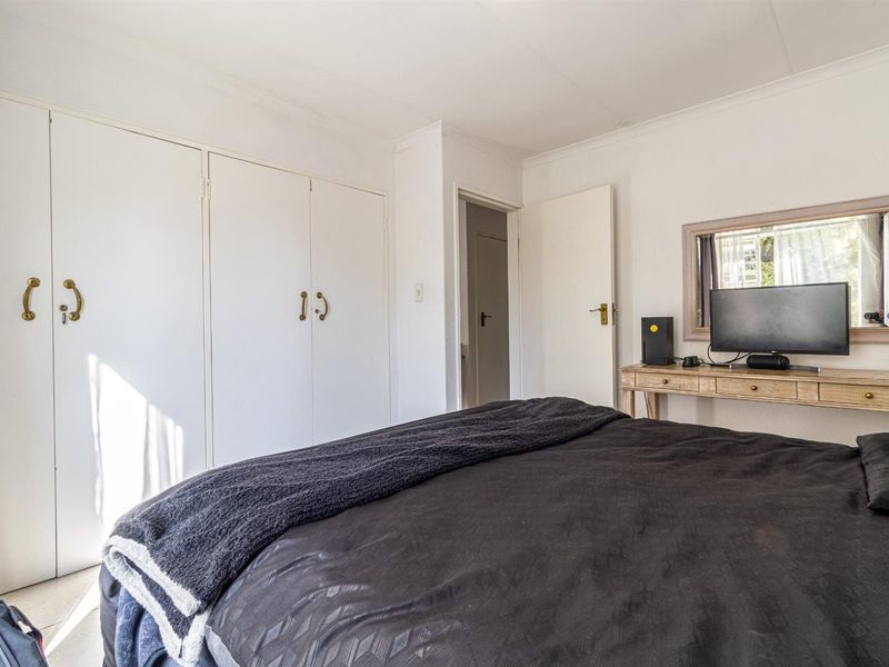 Charming 2Bedroom Apartment for Sale in Morningside Hills, Sandton - Photo 10