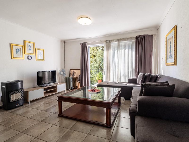 Charming 2Bedroom Apartment for Sale in Morningside Hills, Sandton - Photo 4