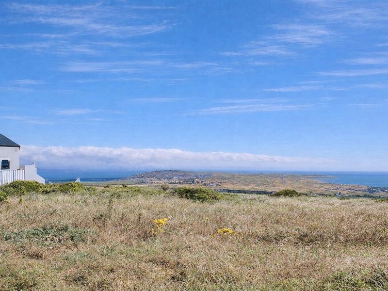 751m2 Vacant Stand with Sea Views in Hoogland Mountain Estate - Secure Coastal Living - Photo 2