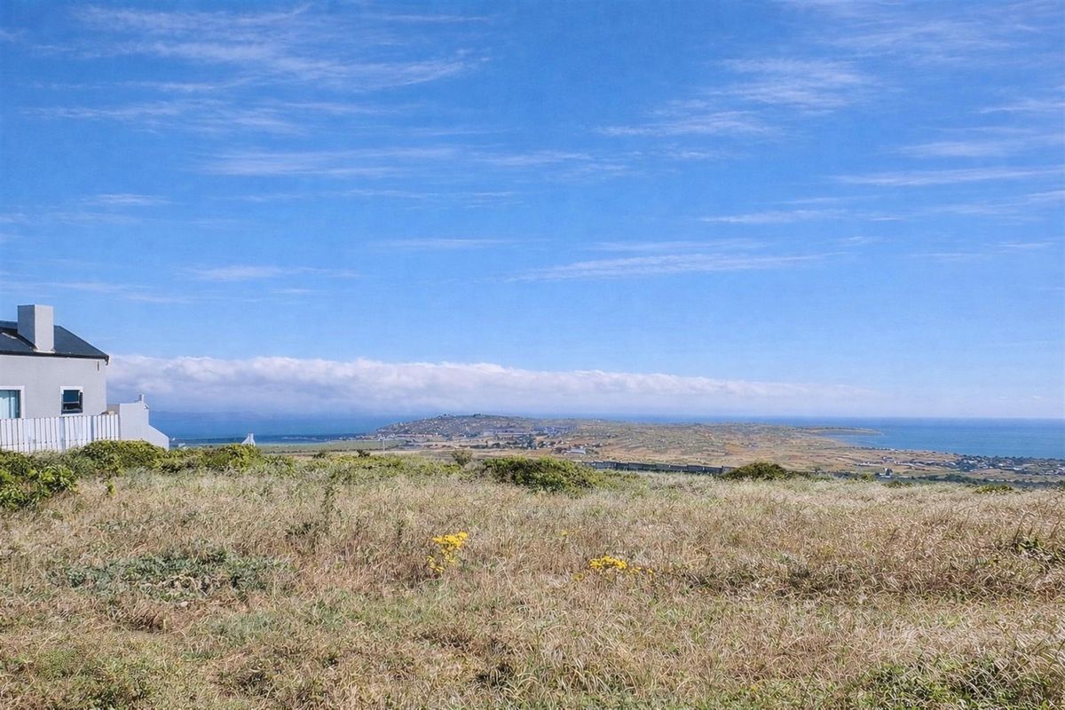 751m2 Vacant Stand with Sea Views in Hoogland Mountain Estate - Secure Coastal Living - Photo 2