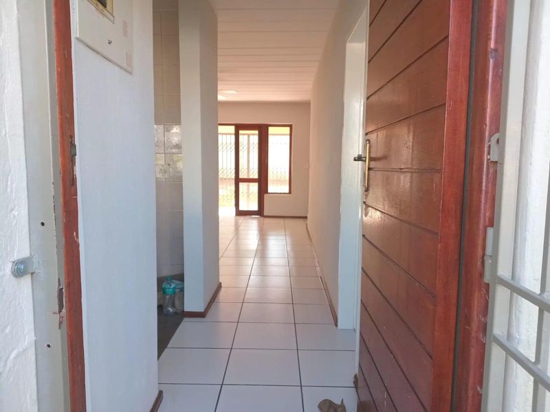 Duplex with a Lovely Size Garden but Unfortunately NOT Pet Friendly - Photo 4