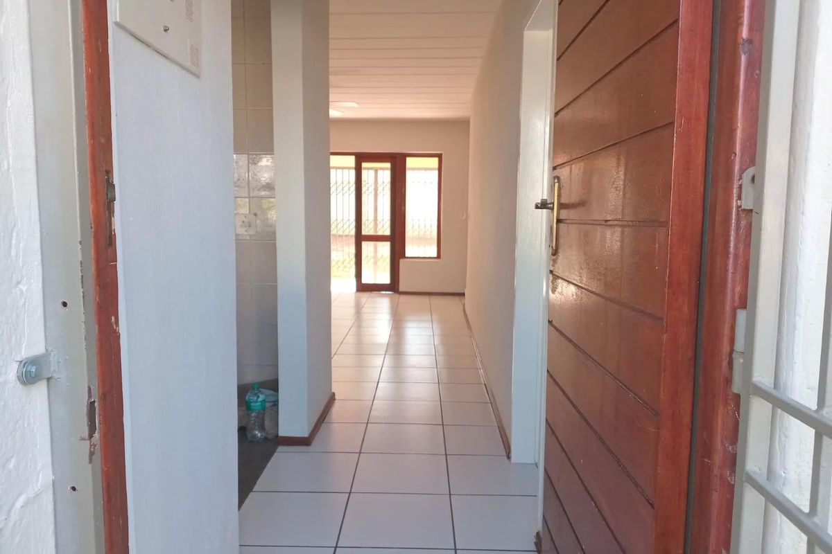 Duplex with a Lovely Size Garden but Unfortunately NOT Pet Friendly - Photo 4