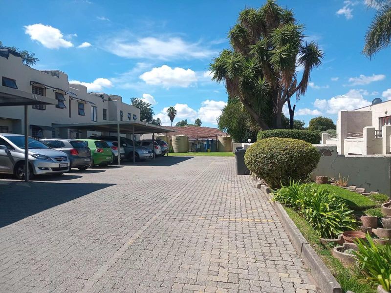 Duplex with a Lovely Size Garden but Unfortunately NOT Pet Friendly - Photo 3