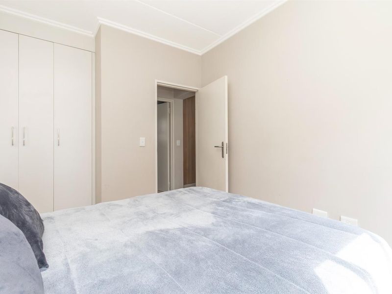 Apartment To Let  in Bryanston, Sandton - Photo 8