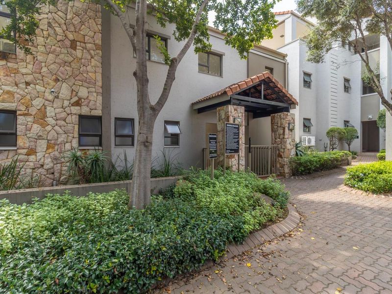 Apartment To Let  in Bryanston, Sandton - Photo 1
