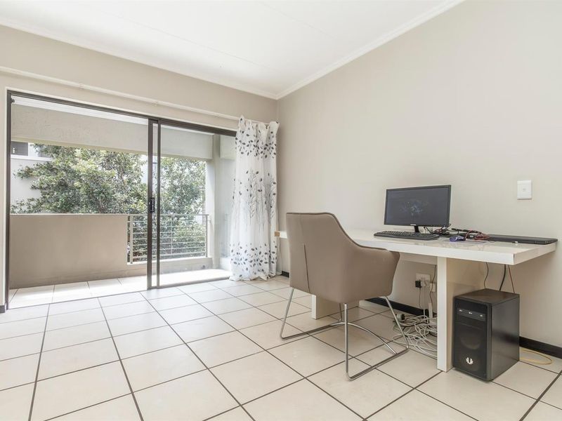 Apartment To Let  in Bryanston, Sandton - Photo 5