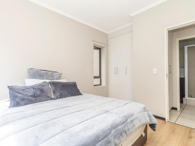 Apartment To Let  in Bryanston, Sandton - Photo 7