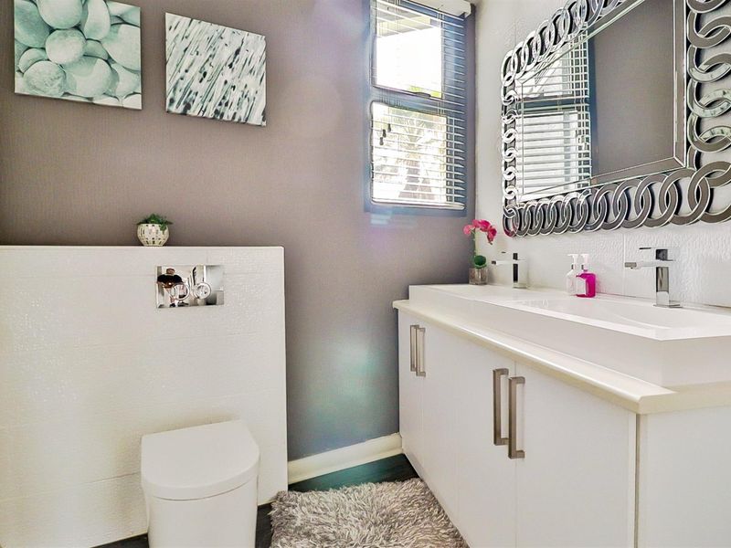 Modern excellence nestled within a prestigious equestrian estate - Photo 10