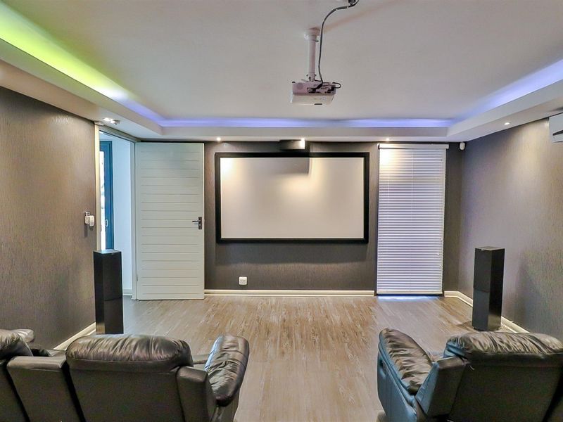 Modern excellence nestled within a prestigious equestrian estate - Photo 7